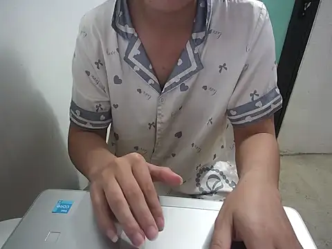 Snapshot of Lyna_207 chatting on 29, 10, 2025 Lyna 207 online show from 29, 10, 2025