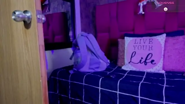 camila  bouzas online show from 17, 2, 2026