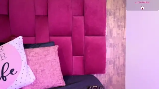 camila  bouzas online show from 12, 2, 2026