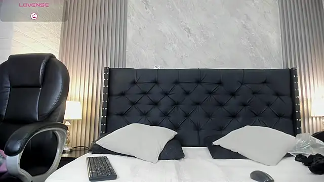 Snapshot of camila__bouzas chatting on 20, 11, 2025 camila bouzas online show from 20, 11, 2025