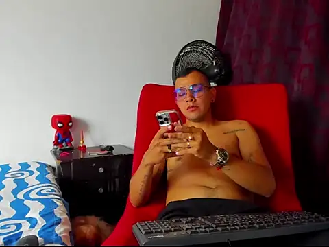 Snapshot of kelvin_276 chatting on 28, 10, 2025 kelvin 276 online show from 28, 10, 2025