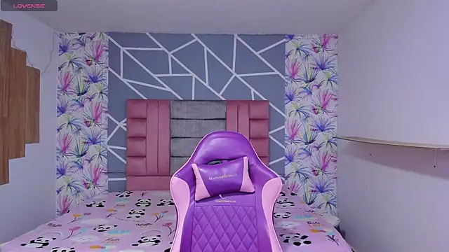 AdelaidaManson18 online show from 6, 1, 2026