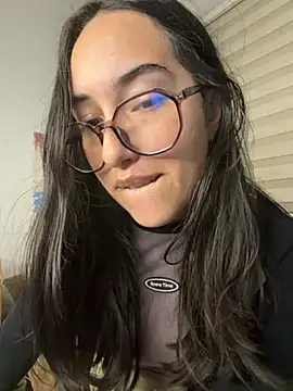 Snapshot of Kiss_Sophi chatting on 23, 7, 2026 Kiss Sophi online show from 23, 7, 2026
