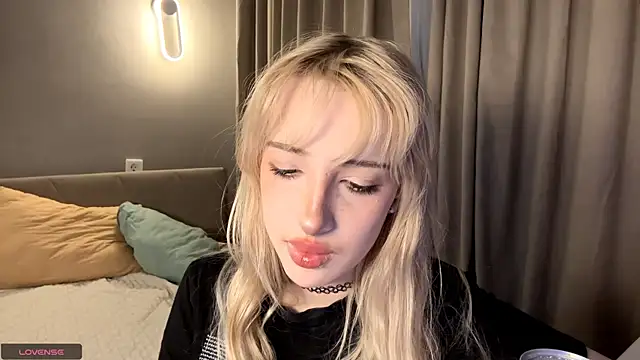 Milkmoriee online show from 14, 11, 2025