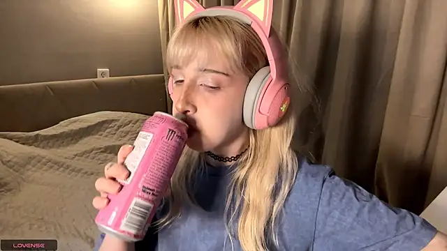 Milkmoriee online show from 1, 11, 2025