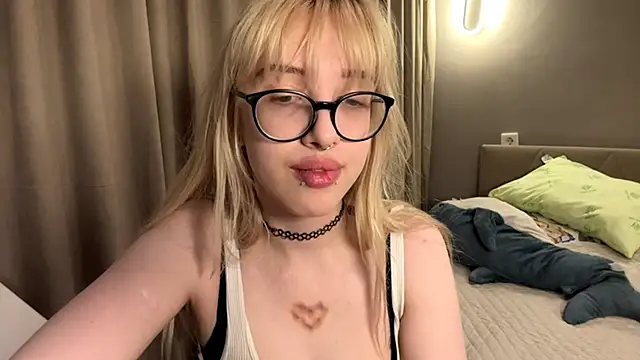 Milkmoriee online show from 19, 11, 2025