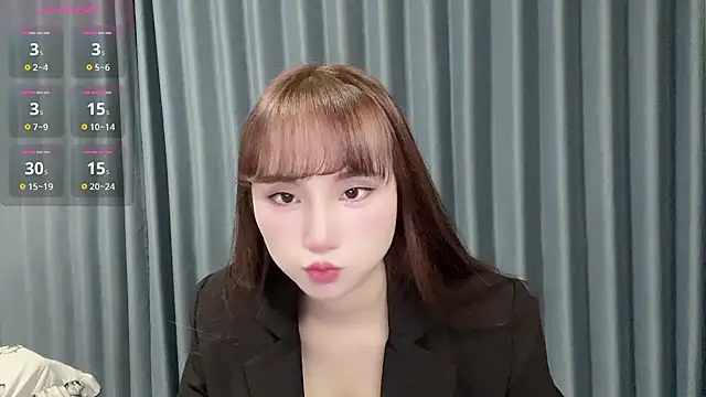 Snapshot of Momo-999 chatting on 18, 10, 2025 Momo-999 online show from 18, 10, 2025