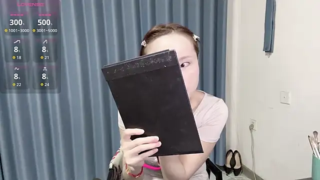 Momo-999 online show from 22, 10, 2025