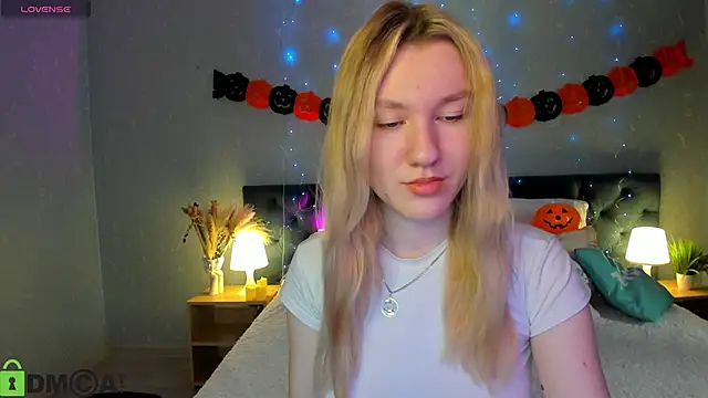 LinaRayy online show from 22, 10, 2025