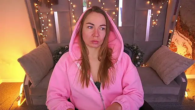 Snapshot of VixenMuse chatting on 3, 2, 2026 VixenMuse online show from 3, 2, 2026