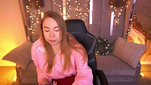 Snapshot of VixenMuse chatting on 1, 2, 2026 VixenMuse online show from 1, 2, 2026