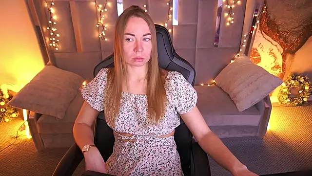 Snapshot of VixenMuse chatting on 2, 3, 2026 VixenMuse online show from 2, 3, 2026