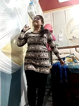 Snapshot of Vanshika1432 chatting on 12, 11, 2025 Vanshika1432 online show from 12, 11, 2025