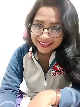 Snapshot of Vanshika1432 chatting on 11, 11, 2025 Vanshika1432 online show from 11, 11, 2025