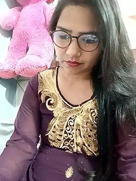 Snapshot of Vanshika1432 chatting on 10, 11, 2025 Vanshika1432 online show from 10, 11, 2025