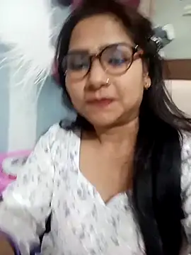 Snapshot of Vanshika1432 chatting on 11, 11, 2025 Vanshika1432 online show from 11, 11, 2025