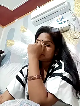 Snapshot of Vanshika1432 chatting on 20, 10, 2025 Vanshika1432 online show from 20, 10, 2025