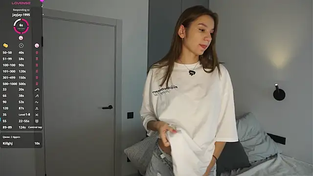 BrynnHolverson online show from 30, 11, 2025