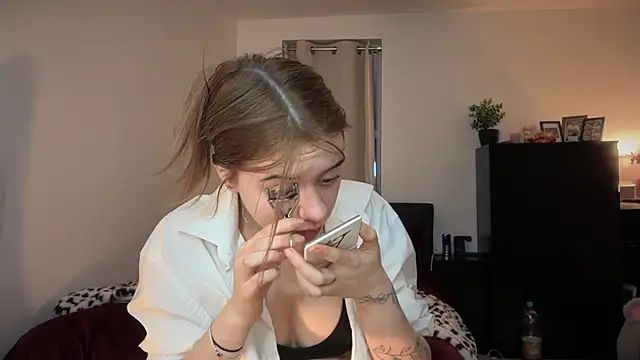 YasmineLace online show from 28, 11, 2025