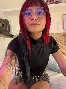 Snapshot of Emma_duff chatting on 28, 4, 2026 Emma duff online show from 28, 4, 2026