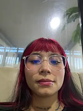 Snapshot of Emma_duff chatting on 4, 6, 2026 Emma duff online show from 4, 6, 2026