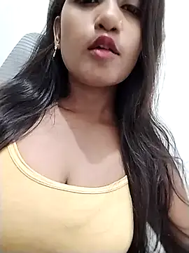 Snapshot of Beauty_maya chatting on 18, 10, 2025 Beauty maya online show from 18, 10, 2025