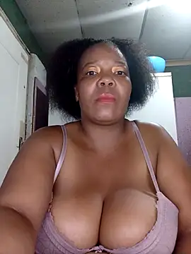 boobsqueenxo online show from 7, 11, 2025