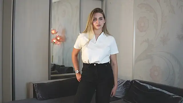 Snapshot of StormyMuse chatting on 29, 10, 2025 StormyMuse online show from 29, 10, 2025