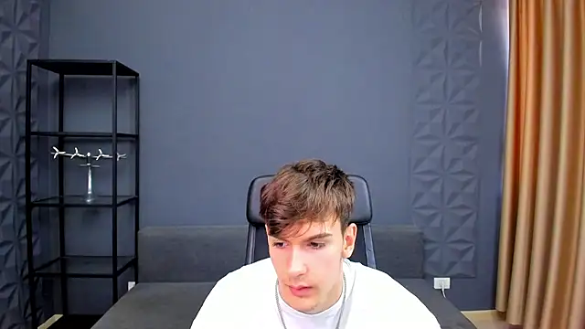 Snapshot of BradyFlint chatting on 19, 5, 2026 BradyFlint online show from 19, 5, 2026