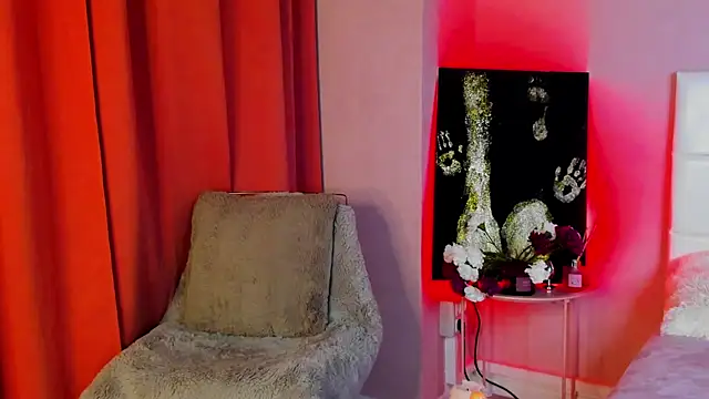 Snapshot of IzieCarter chatting on 6, 11, 2025 IzieCarter online show from 6, 11, 2025