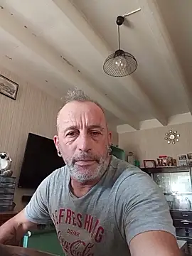 Snapshot of Ptitcouic chatting on 28, 10, 2025 Ptitcouic online show from 28, 10, 2025