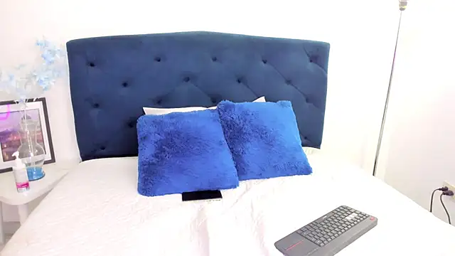 Scarlett Glows1 online show from 15, 11, 2025