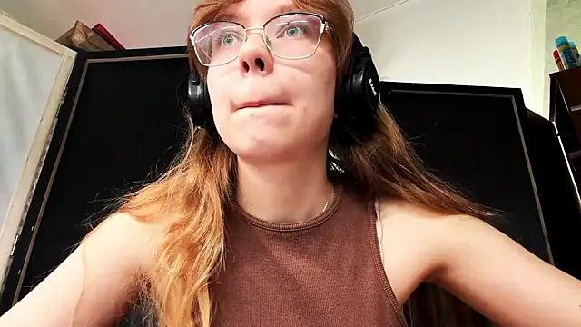 JuneCooper online show from 16, 11, 2025