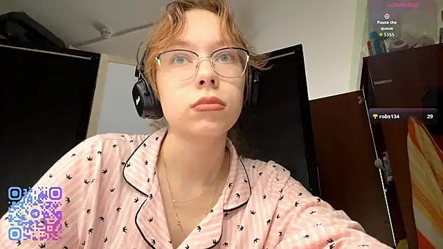 JuneCooper online show from 26, 10, 2025