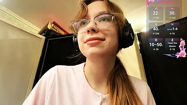 JuneCooper online show from 12, 11, 2025