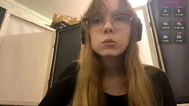 JuneCooper online show from 30, 10, 2025