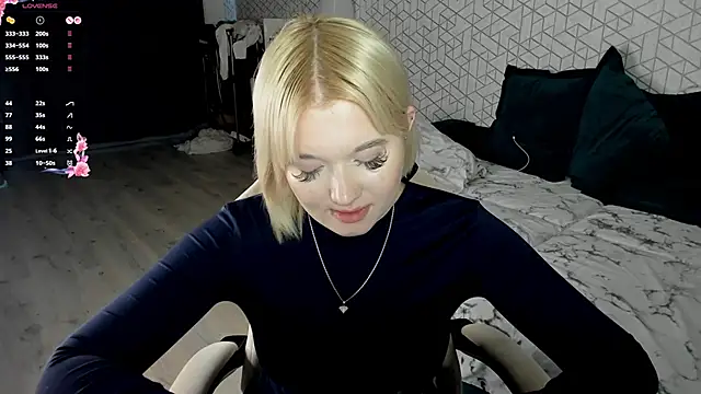 NayaValen online show from 22, 4, 2026