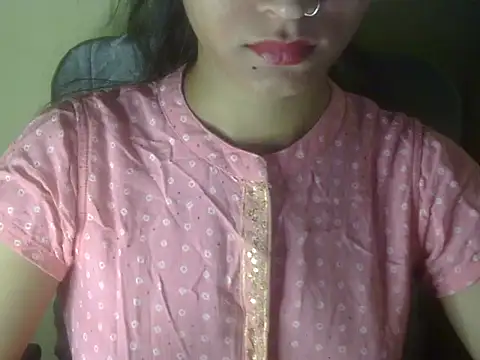 Snapshot of Shezi_N chatting on 13, 5, 2026 Shezi N online show from 13, 5, 2026
