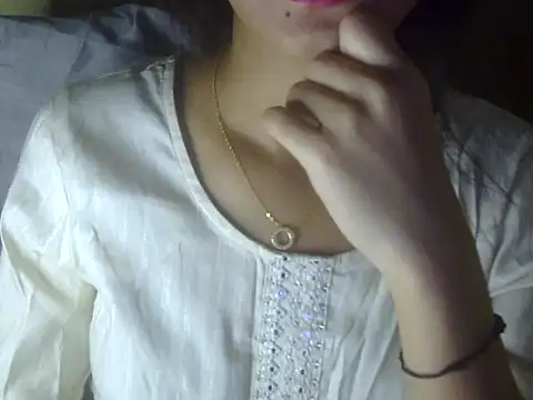 Snapshot of Shezi_N chatting on 25, 4, 2026 Shezi N online show from 25, 4, 2026