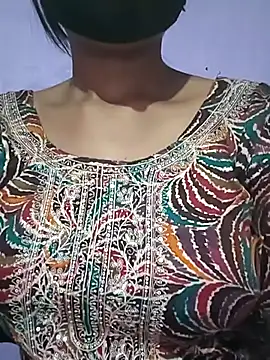 Snapshot of sardarni_001 chatting on 17, 10, 2025 sardarni 001 online show from 17, 10, 2025