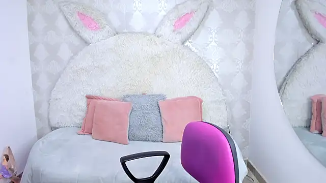 Snapshot of valentina_clk chatting on 13, 3, 2026 valentina clk online show from 13, 3, 2026