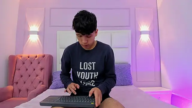 hoot booys  online show from 28, 2, 2026