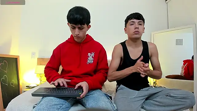 hoot booys  online show from 20, 12, 2025