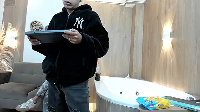 hoot booys  online show from 27, 11, 2025