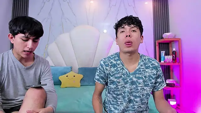 hoot booys  online show from 7, 4, 2026