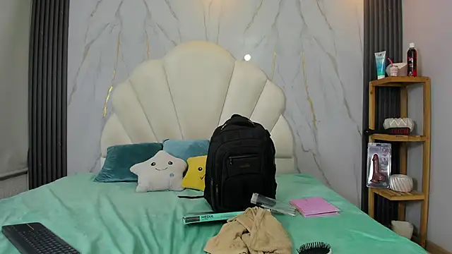 hoot booys  online show from 7, 4, 2026