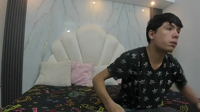 hoot booys  online show from 28, 11, 2025