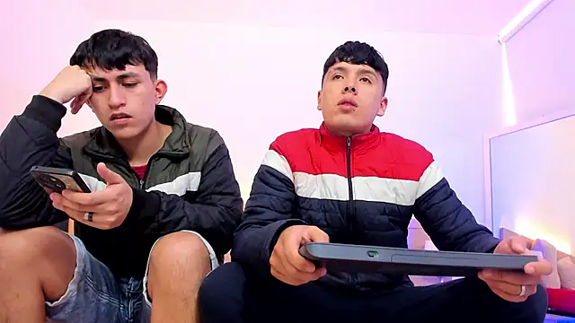 hoot booys  online show from 17, 2, 2026