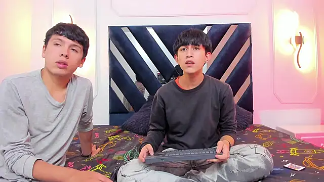 hoot booys  online show from 17, 11, 2025