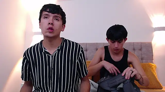 hoot booys  online show from 14, 11, 2025